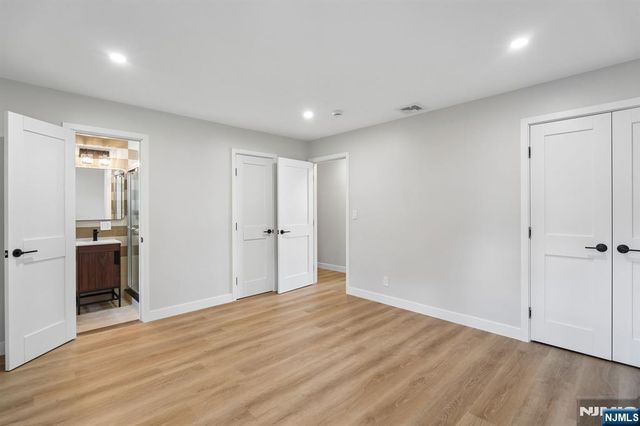 11 Raymond Street, Englewood Cliffs, NJ 07632