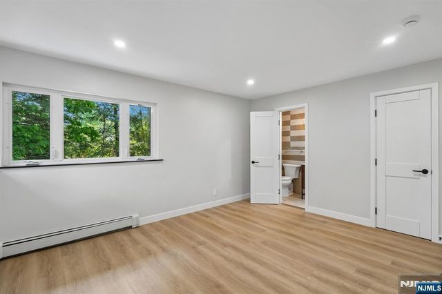 11 Raymond Street, Englewood Cliffs, NJ 07632