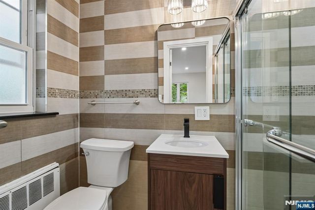 11 Raymond Street, Englewood Cliffs, NJ 07632