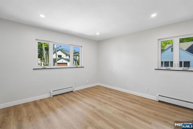 11 Raymond Street, Englewood Cliffs, NJ 07632