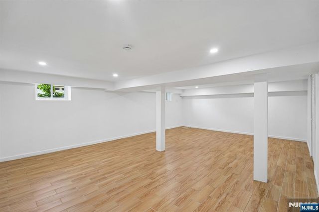 11 Raymond Street, Englewood Cliffs, NJ 07632