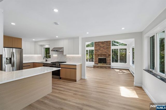 11 Raymond Street, Englewood Cliffs, NJ 07632