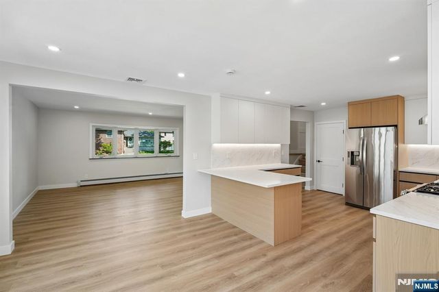 11 Raymond Street, Englewood Cliffs, NJ 07632