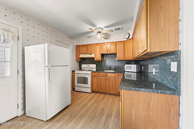 19 Mountain Avenue, Hazlet, NJ 07730