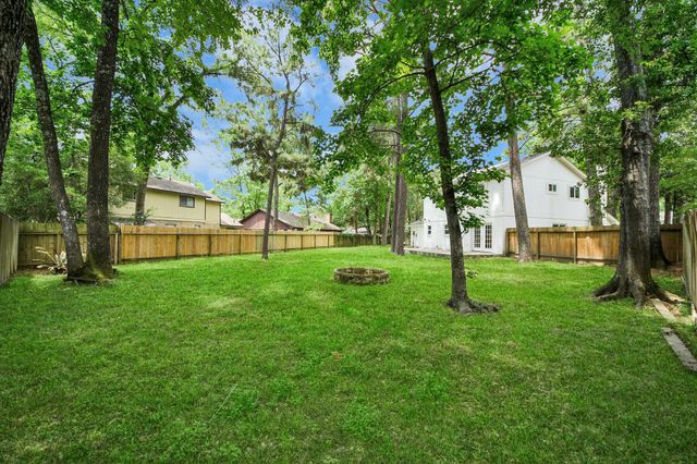 6 Yewleaf Court, The Woodlands, TX 77381