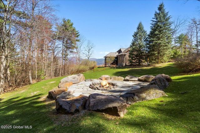 94 Long View Lane, Bolton, NY 12814