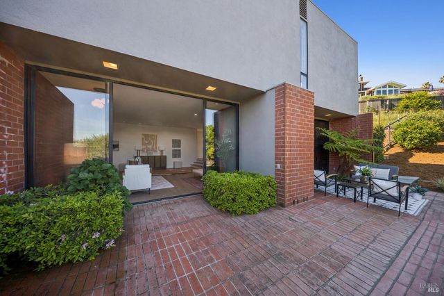 30 Chateau Pl, San Rafael, CA 94901