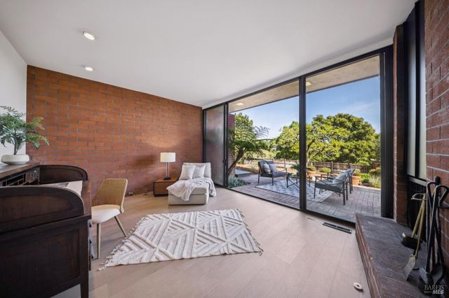 30 Chateau Pl, San Rafael, CA 94901