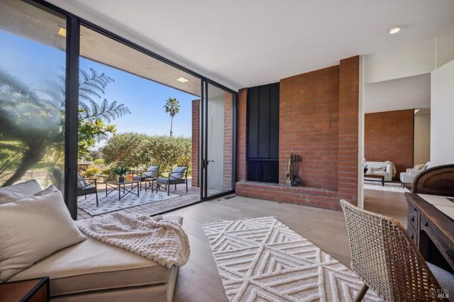 30 Chateau Pl, San Rafael, CA 94901