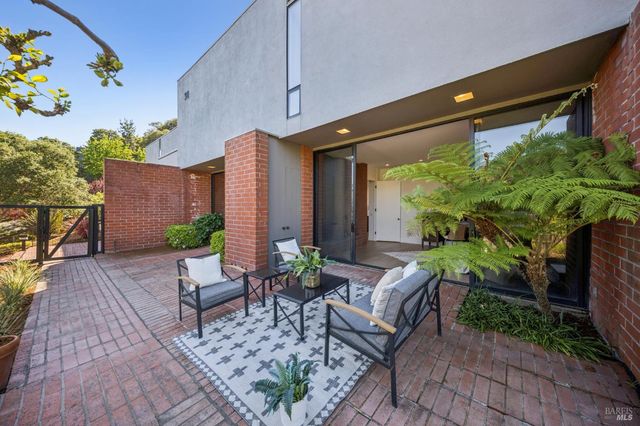 30 Chateau Pl, San Rafael, CA 94901