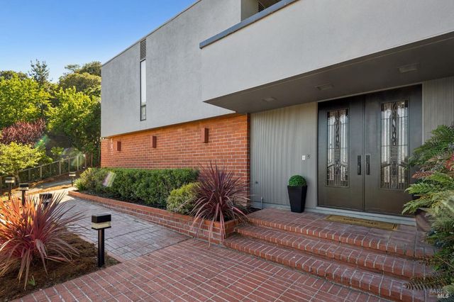 30 Chateau Pl, San Rafael, CA 94901