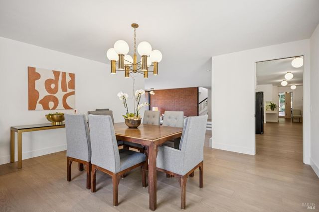 30 Chateau Pl, San Rafael, CA 94901