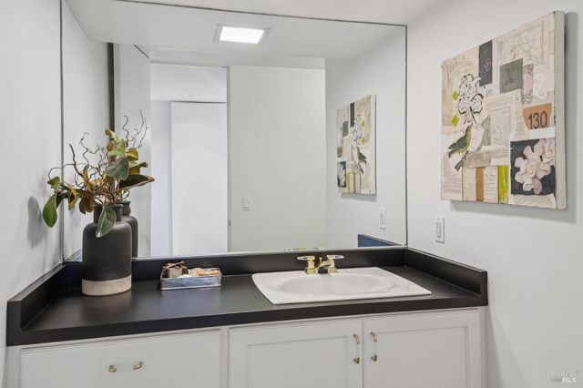 30 Chateau Pl, San Rafael, CA 94901