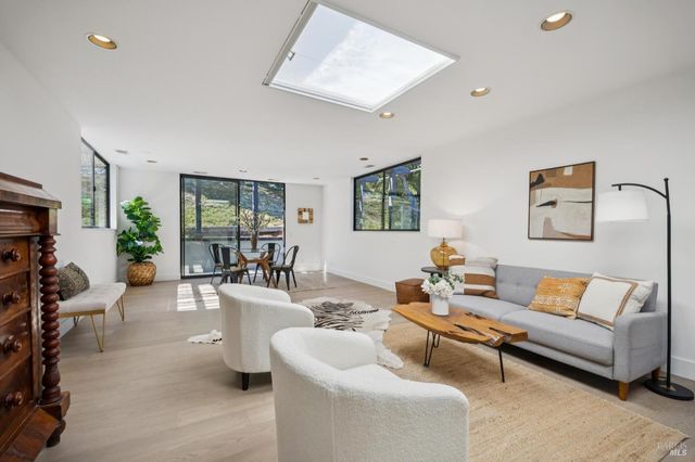 30 Chateau Pl, San Rafael, CA 94901