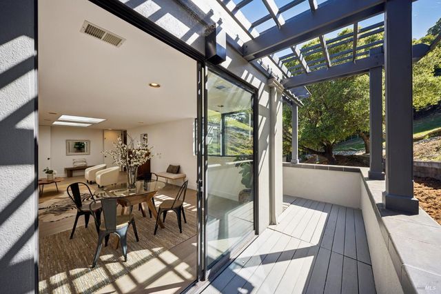 30 Chateau Pl, San Rafael, CA 94901