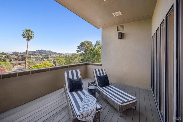 30 Chateau Pl, San Rafael, CA 94901