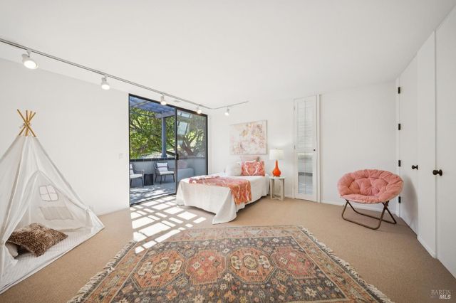 30 Chateau Pl, San Rafael, CA 94901