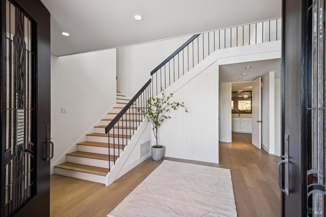 30 Chateau Pl, San Rafael, CA 94901