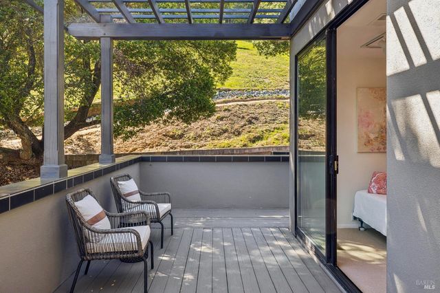 30 Chateau Pl, San Rafael, CA 94901