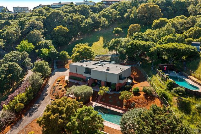 30 Chateau Pl, San Rafael, CA 94901