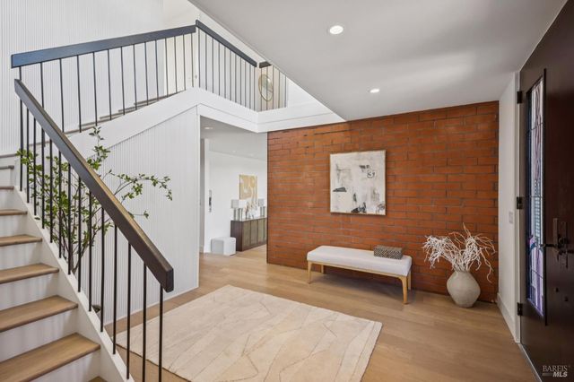 30 Chateau Pl, San Rafael, CA 94901