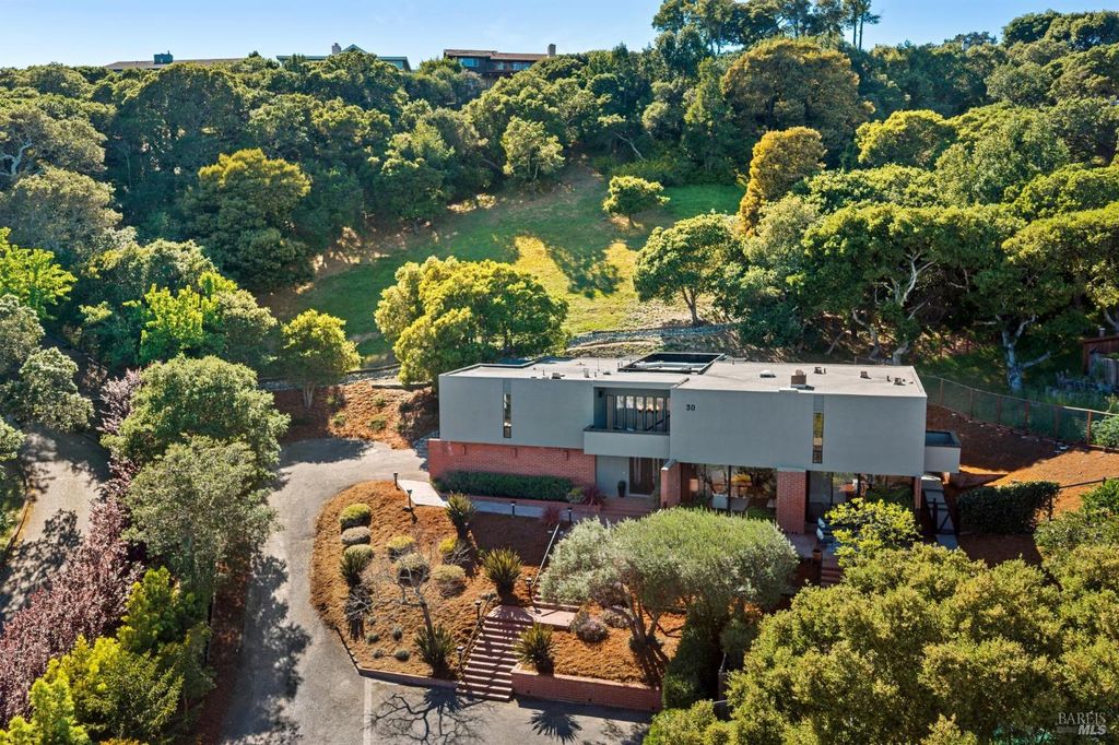 30 Chateau Pl, San Rafael, CA 94901