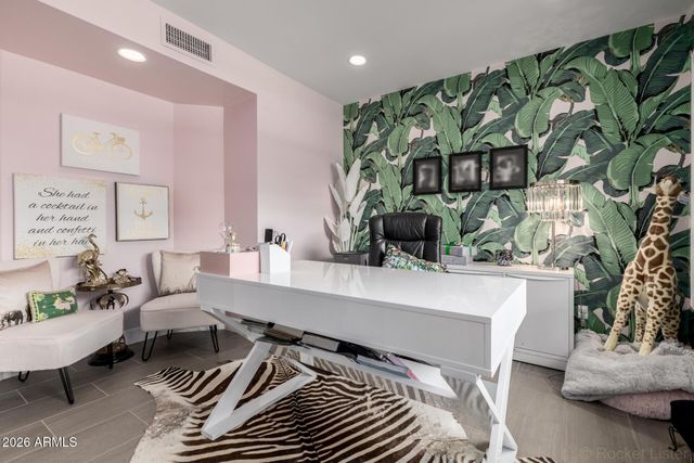 9825 E Turquoise Avenue, Scottsdale, AZ 85258