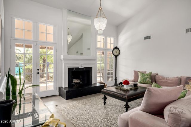 9825 E Turquoise Avenue, Scottsdale, AZ 85258