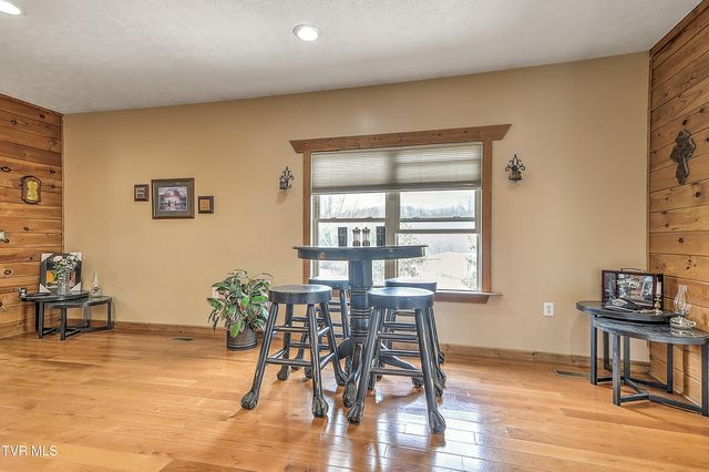 17516 Donegal Drive, Abingdon, VA 24210