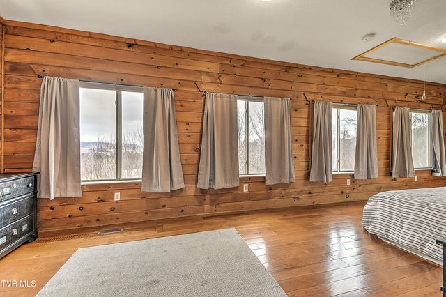 17516 Donegal Drive, Abingdon, VA 24210