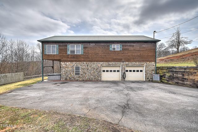 17516 Donegal Drive, Abingdon, VA 24210