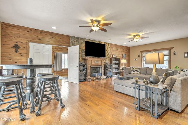 17516 Donegal Drive, Abingdon, VA 24210