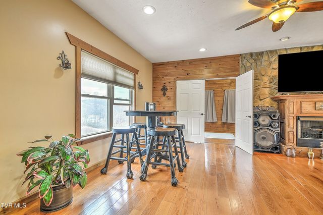 17516 Donegal Drive, Abingdon, VA 24210