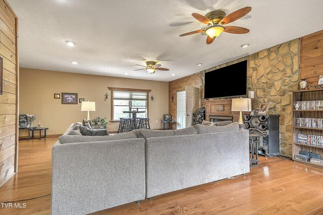 17516 Donegal Drive, Abingdon, VA 24210