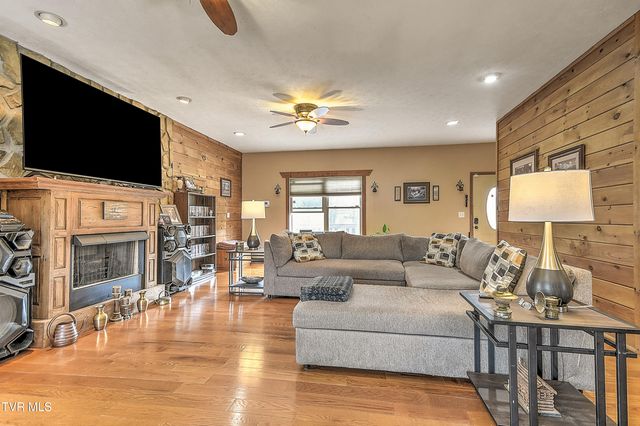 17516 Donegal Drive, Abingdon, VA 24210