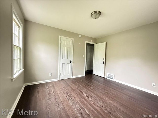 1305 Collegewood Street, Ypsilanti, MI 48197