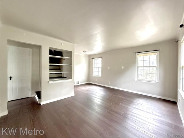 1305 Collegewood Street, Ypsilanti, MI 48197