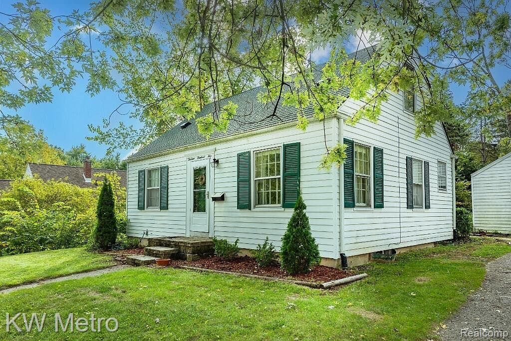 1305 Collegewood Street, Ypsilanti, MI 48197