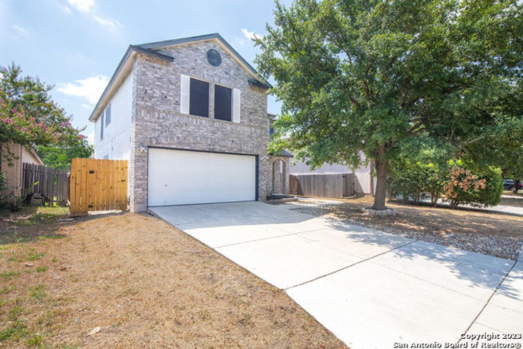 8118 Stagwood Hill, San Antonio, TX 78254