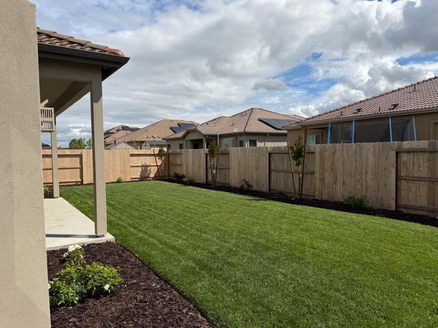 8698 N Privado Ct, Hilmar, CA 95324