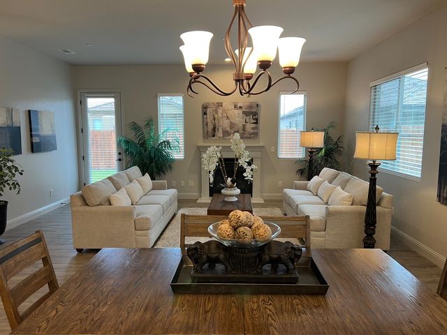 8698 N Privado Ct, Hilmar, CA 95324