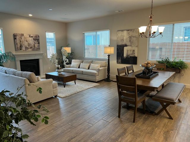 8698 N Privado Ct, Hilmar, CA 95324