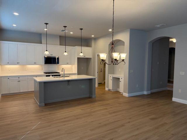 8698 N Privado Ct, Hilmar, CA 95324