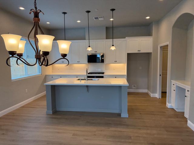 8698 N Privado Ct, Hilmar, CA 95324