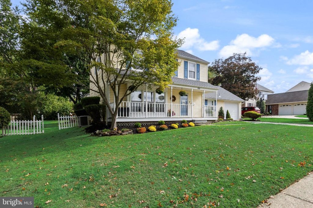 272 BURNING TREE RD, DELRAN, NJ 08075 — photo 2