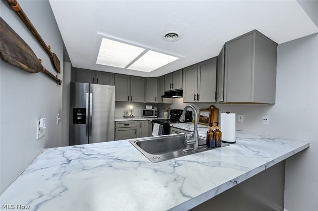 231 Portage Lakes Drive, Akron, OH 44319