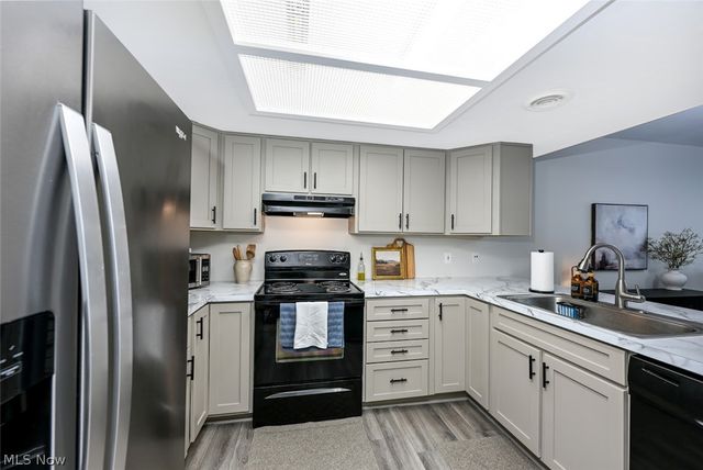 231 Portage Lakes Drive, Akron, OH 44319