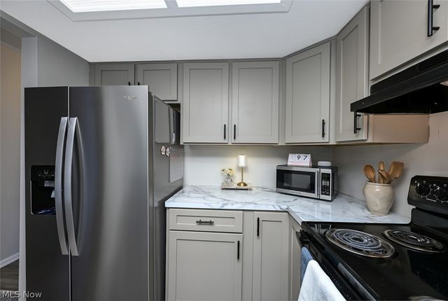 231 Portage Lakes Drive, Akron, OH 44319