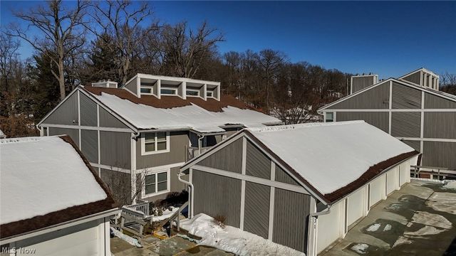 231 Portage Lakes Drive, Akron, OH 44319