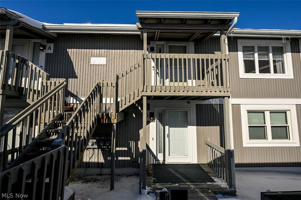 231 Portage Lakes Drive, Akron, OH 44319